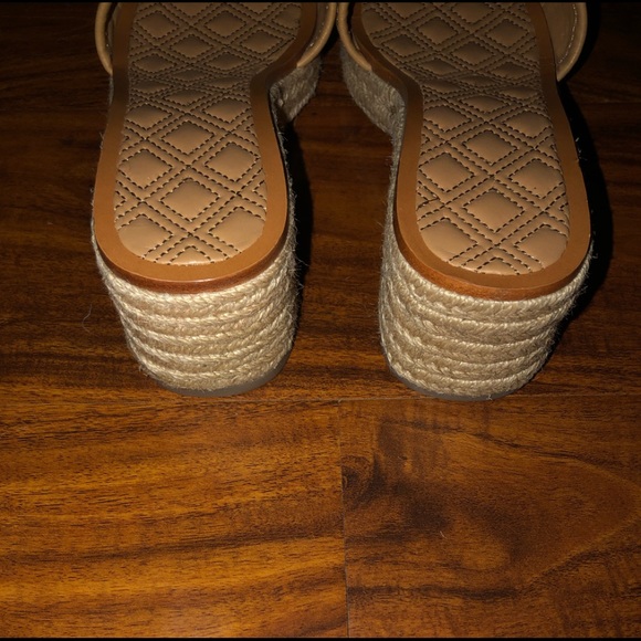 New Tory Burch Leather Stitched Logo Beauties🤩 - Picture 5 of 7